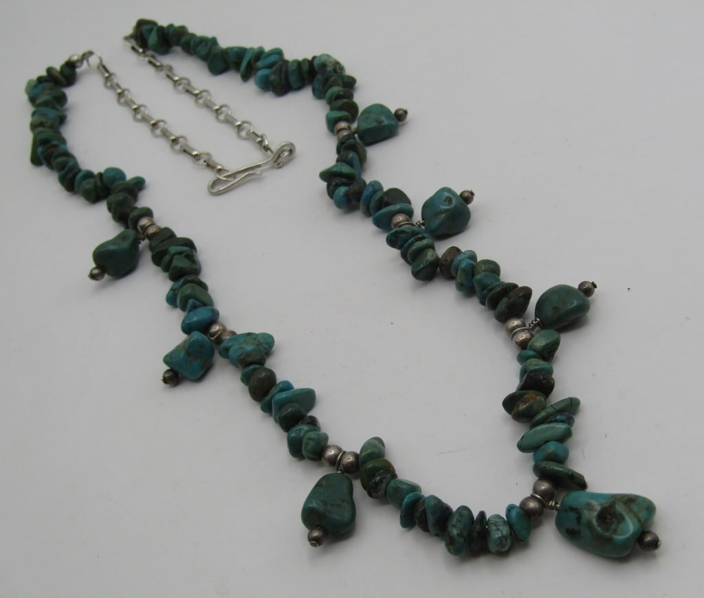 TURQUOISE NUGGET NECKLACE STERLING SILVER: NATIVE AMERICAN SOUTHWESTERN NAVAJO INDIAN JEWELRY. 24 INCH LINK CHAIN, NUGGETS AND STERLING BEADS. WEIGHS 32.0 GRAMS. EXCELLENT USED CONDITION. USA SHIPPING $5.