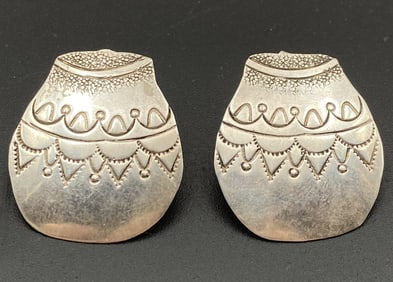 STERLING SEED POT VASE EARRINGS NATIVE AMERICAN