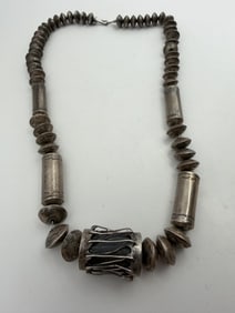 "P" VINTAGE NAVAJO PEARL NECKLACE BARREL BEAD DRUM