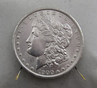 UNC 1900 O MORGAN US SILVER DOLLAR COIN