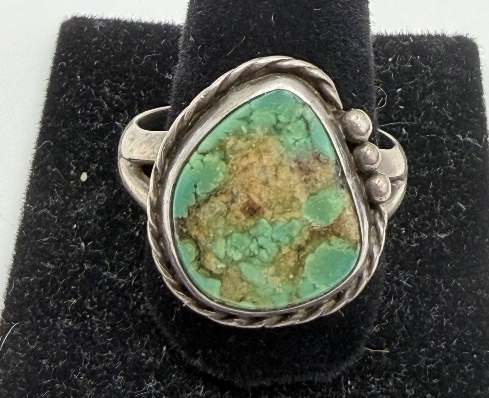 NATURAL TURQUOISE RING STERLING SILVER SIZE 12: OLD PAWN NATIVE AMERICAN SOUTHWEST NAVAJO INDIAN JEWELRY. TOP MEASURES 22MM LONG BY 18MM WIDE. WEIGH 8.5GRAMS. VINTAGE ESTATE EXCELLENT USED CONDITION. WITH IMPERIAL AUCTION THE COST FOR PACKING AND S