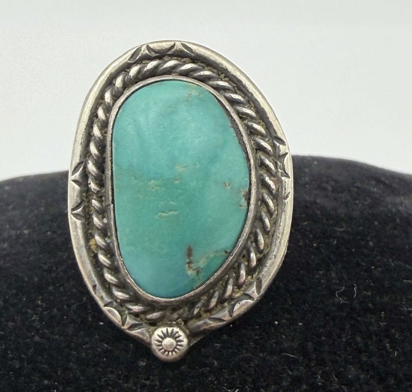 STERLING TURQUOISE NATIVE AMERICAN RING (1 of 3)