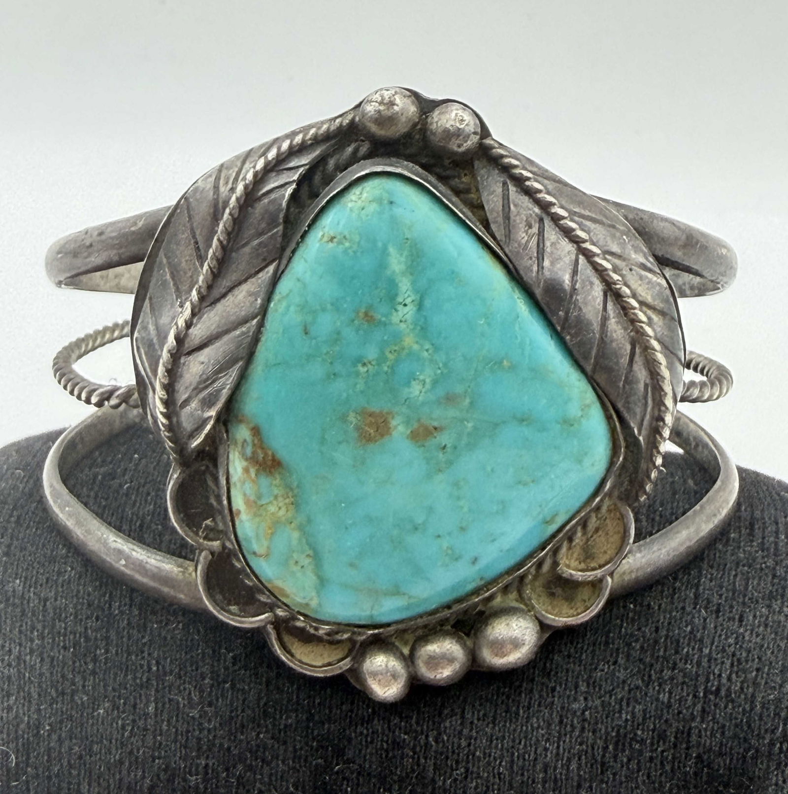 OLD PAWN STERLING SILVER TURQUOISE BRACELET (1 of 3)