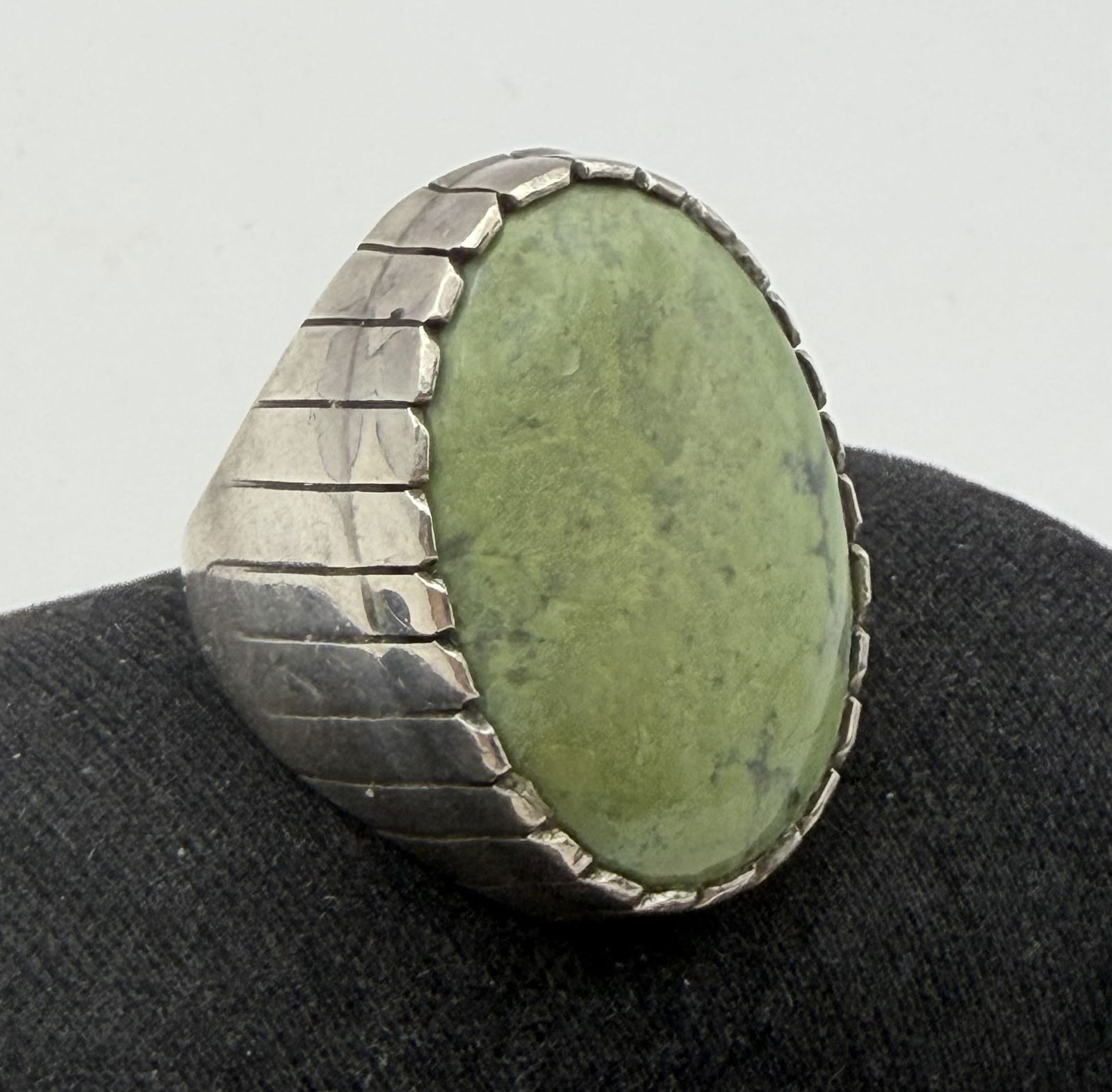 30 GRAM STERLING GREEN GASPEITE RING (1 of 5)