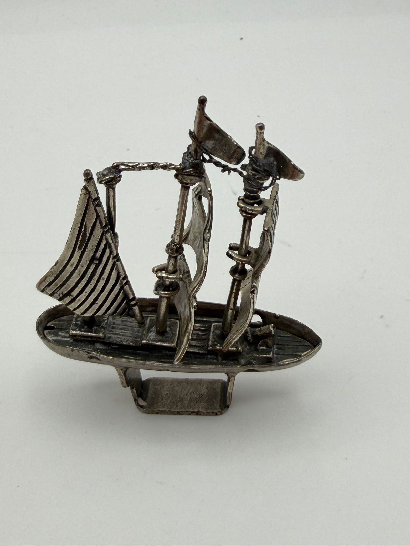 800 SILVER SAILING SHIP BOAT 3-D MOVING SAILBOAT (1 of 5)