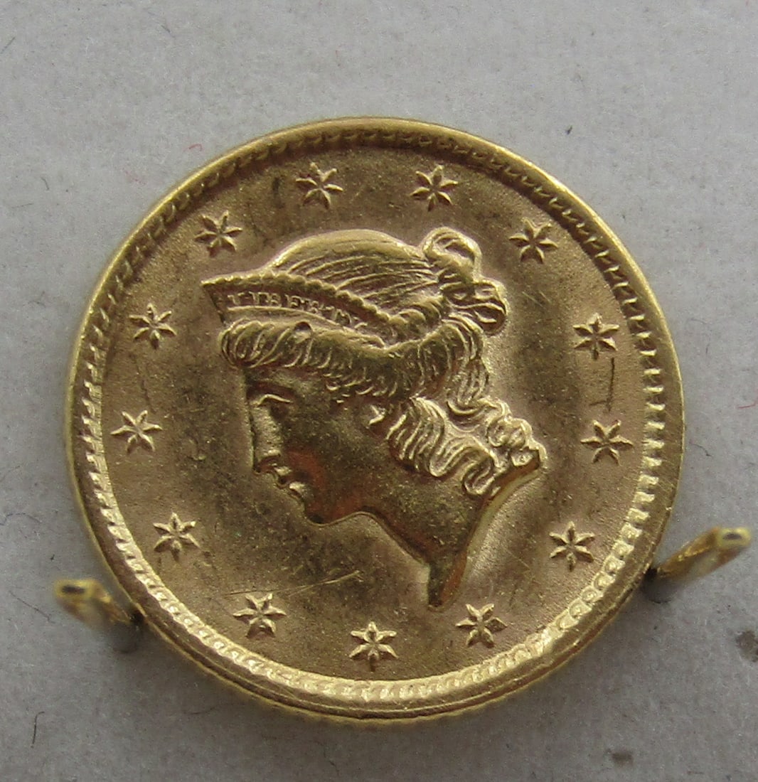 1851 UNC US 1 DOLLAR GOLD COIN (1 of 2)