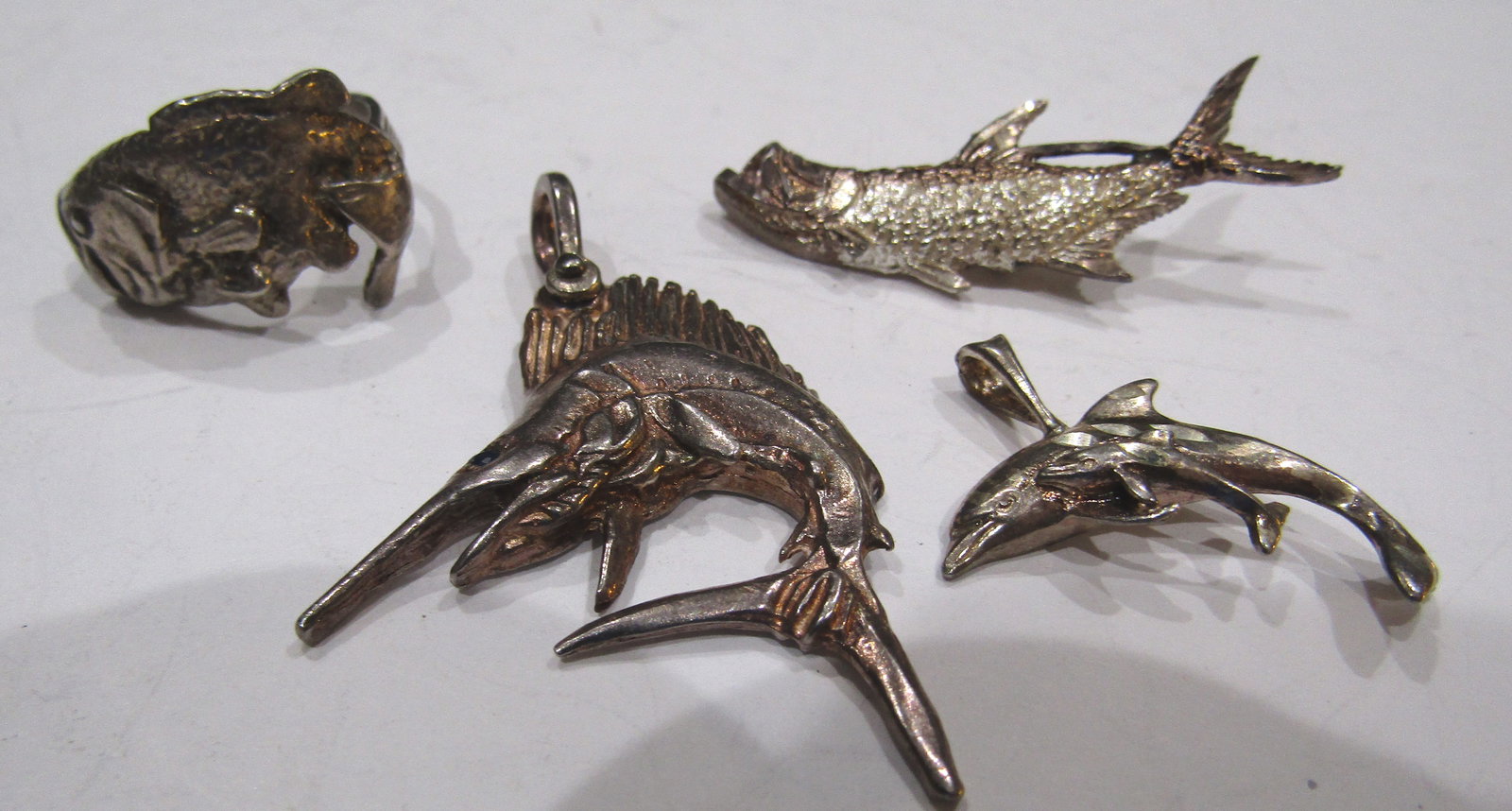 3 SEALIFE CHARMS & 1 RING ALL STERLING SILVER FISH (1 of 1)