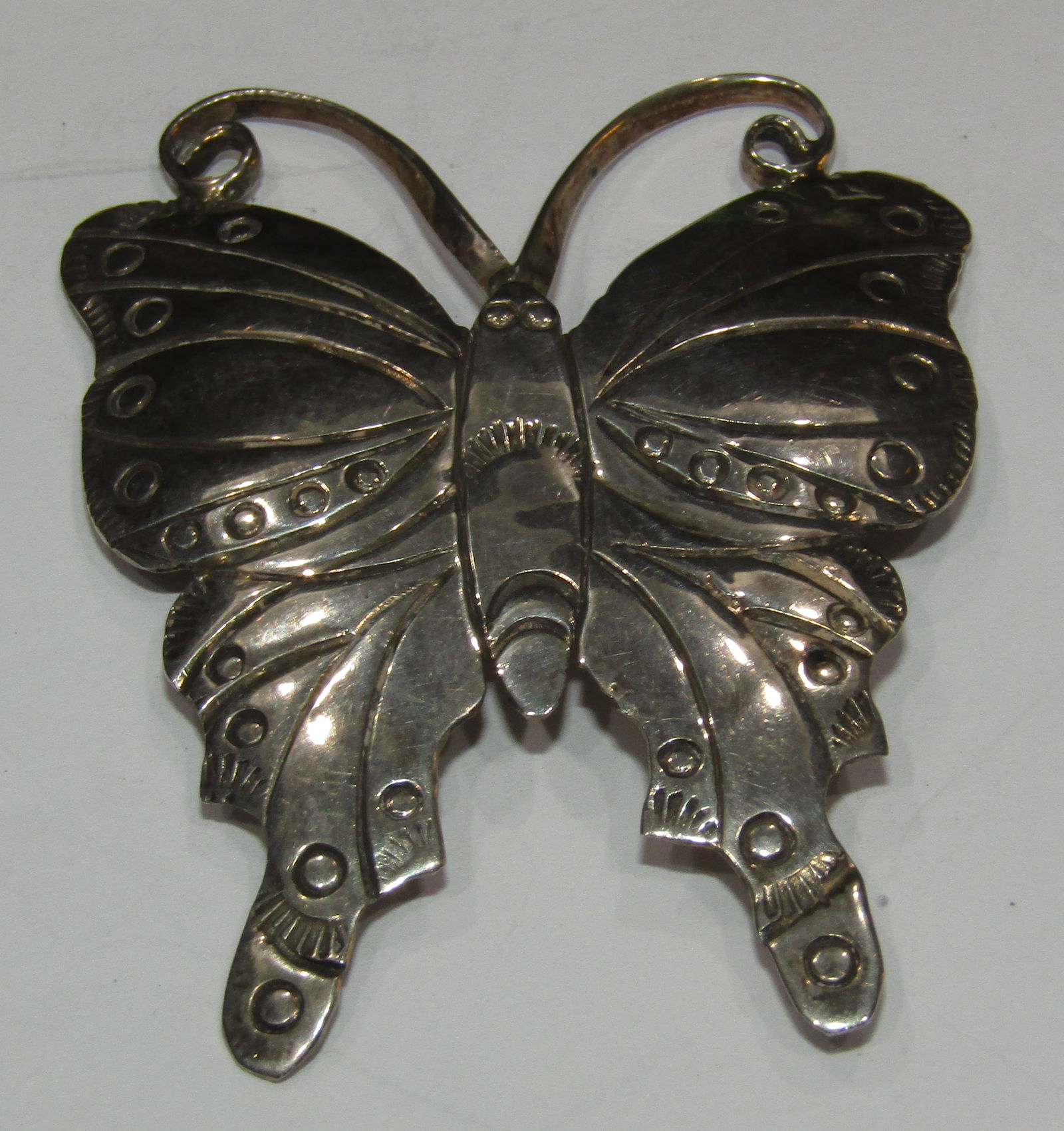 BUTTERFLY PIN STERLING SILVER BROOCH (1 of 2)
