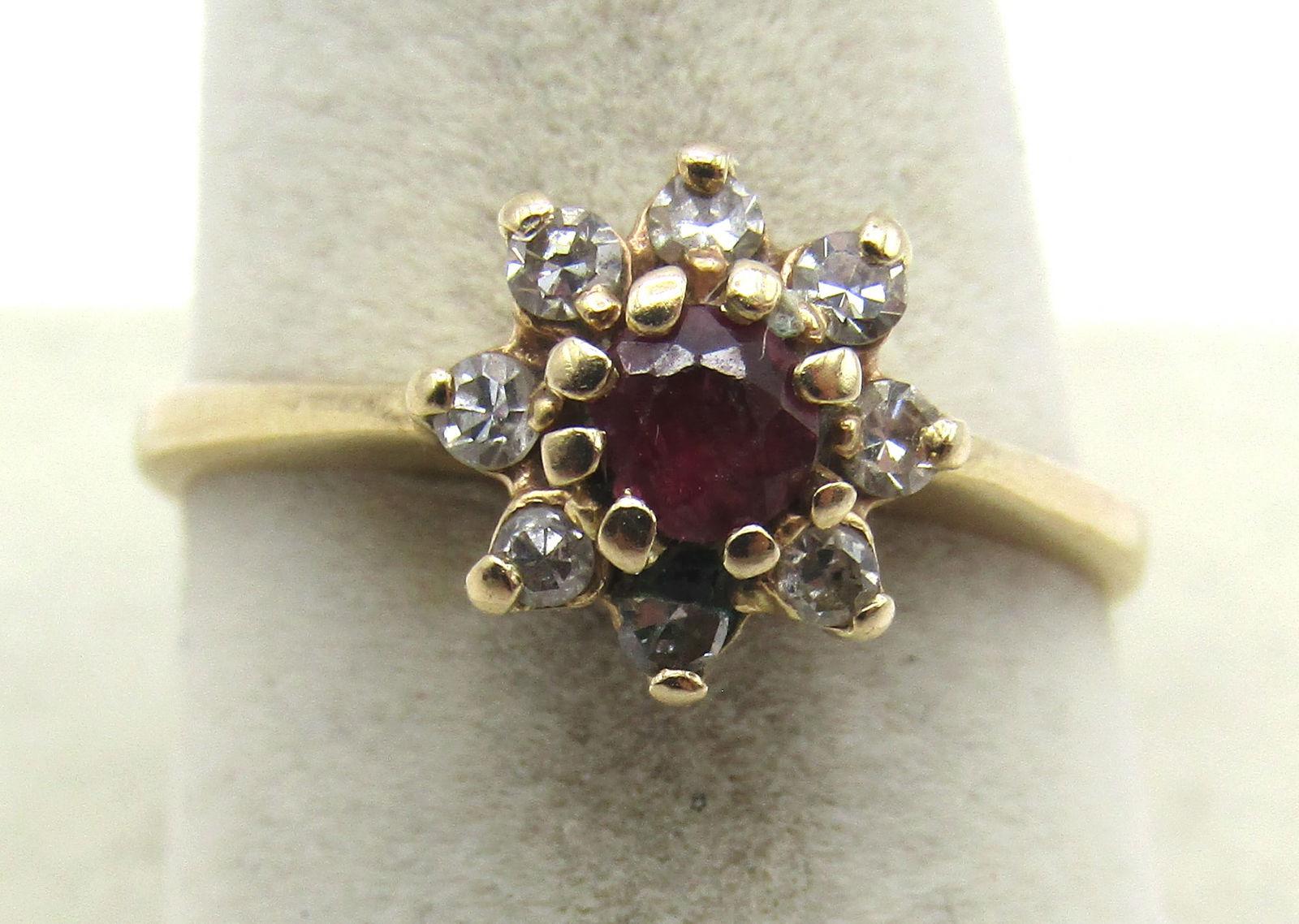 RUBY DIAMOND RING 14K GOLD 2.5GRAMS SIZE 6 (1 of 2)