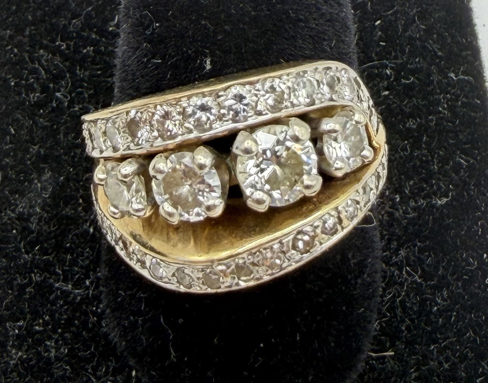 1.50 CARAT NATURAL DIAMOND RING 14K GOLD 10.6GRAMS: GENUINE 1.50 CARAT TOTAL WEIGHT IN NATURAL DIAMONDS. CENTER DIAMOND .40CT, .25CT, .15ct, .15ct, WITH 34 FULL CUT ROUND SI1, G-H COLOR DIAMONDS. VINTAGE ESTATE DIAMONDS MOUNTED IN 14K YELLOW