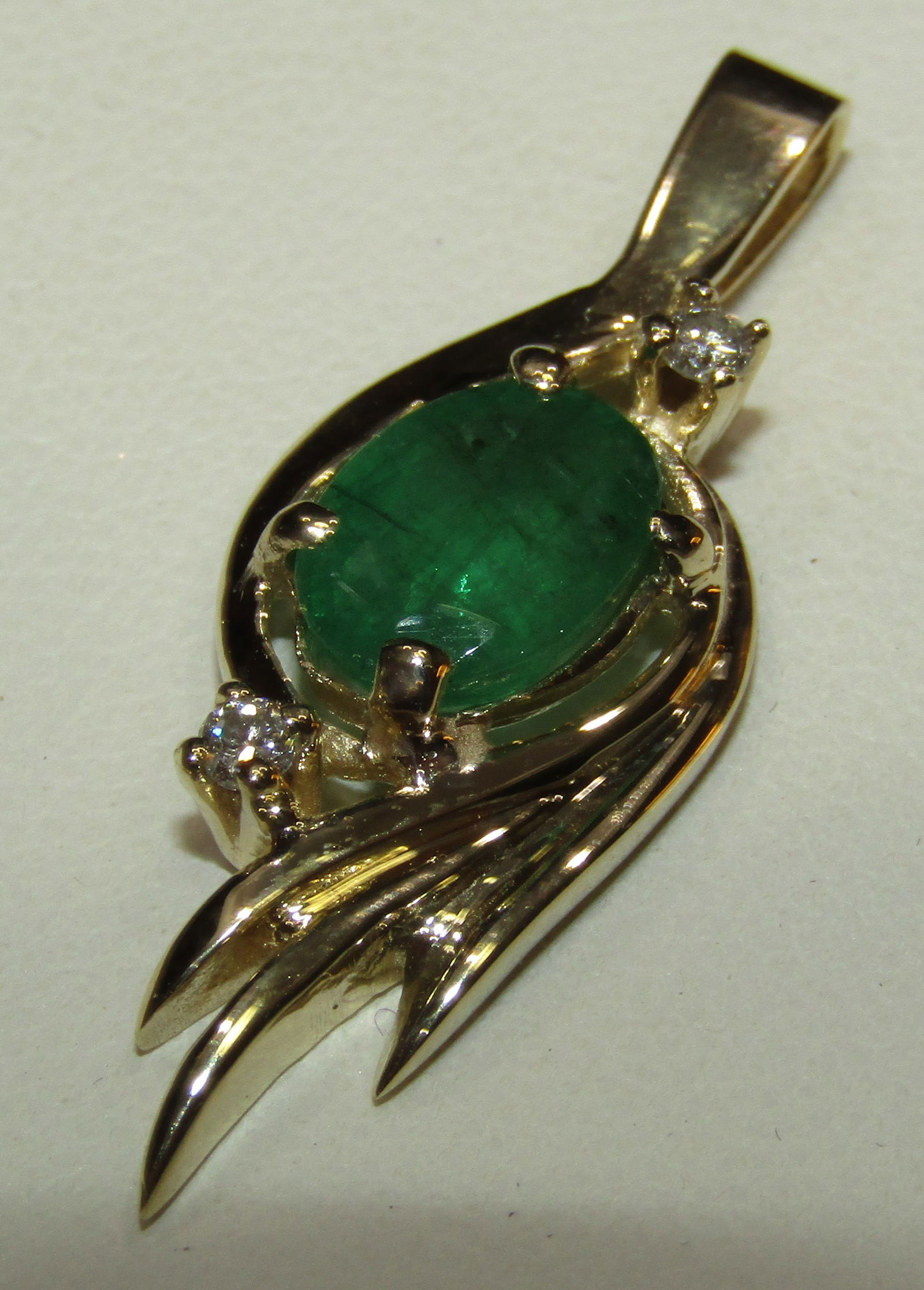 14K GOLD GENUINE EMERALD DIAMOND NECKLACE PENDANT (1 of 2)