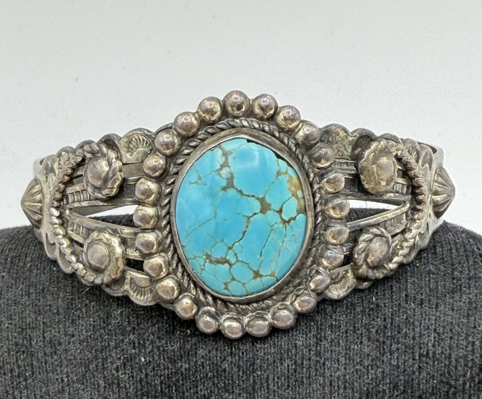 BELL TRADING POST FRED HARVEY STERLING BRACELET (1 of 5)
