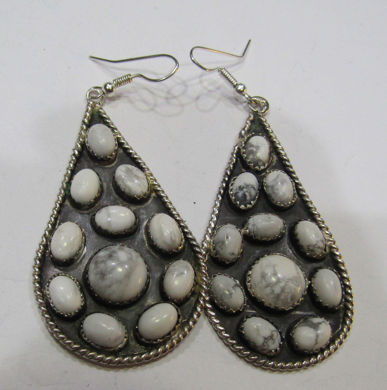 LIVINGSTON WHITE BUFFALO EARRINGS STERLING SILVER (1 of 2)