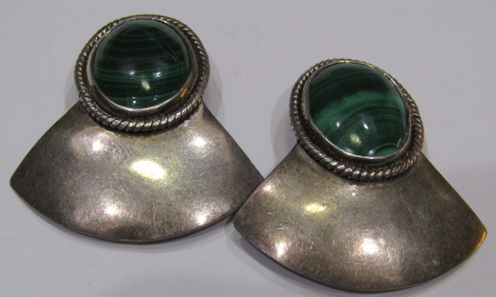 JUMBO TAXCO DULCE MALACHITE EARRINGS STERLING 32GR: HALLMARKED "MEXICO TO-34 DULCE 925". MEASURE 2 INCHES BY 1 1/2". WEIGH 32.2 GRAMS. EXCELLENT USED CONDITION, ONE STONE IS SECURELY MOUNTED IN 2 PIECES. WITH IMPERIAL AUCTION THE COST FOR PACKING AND S