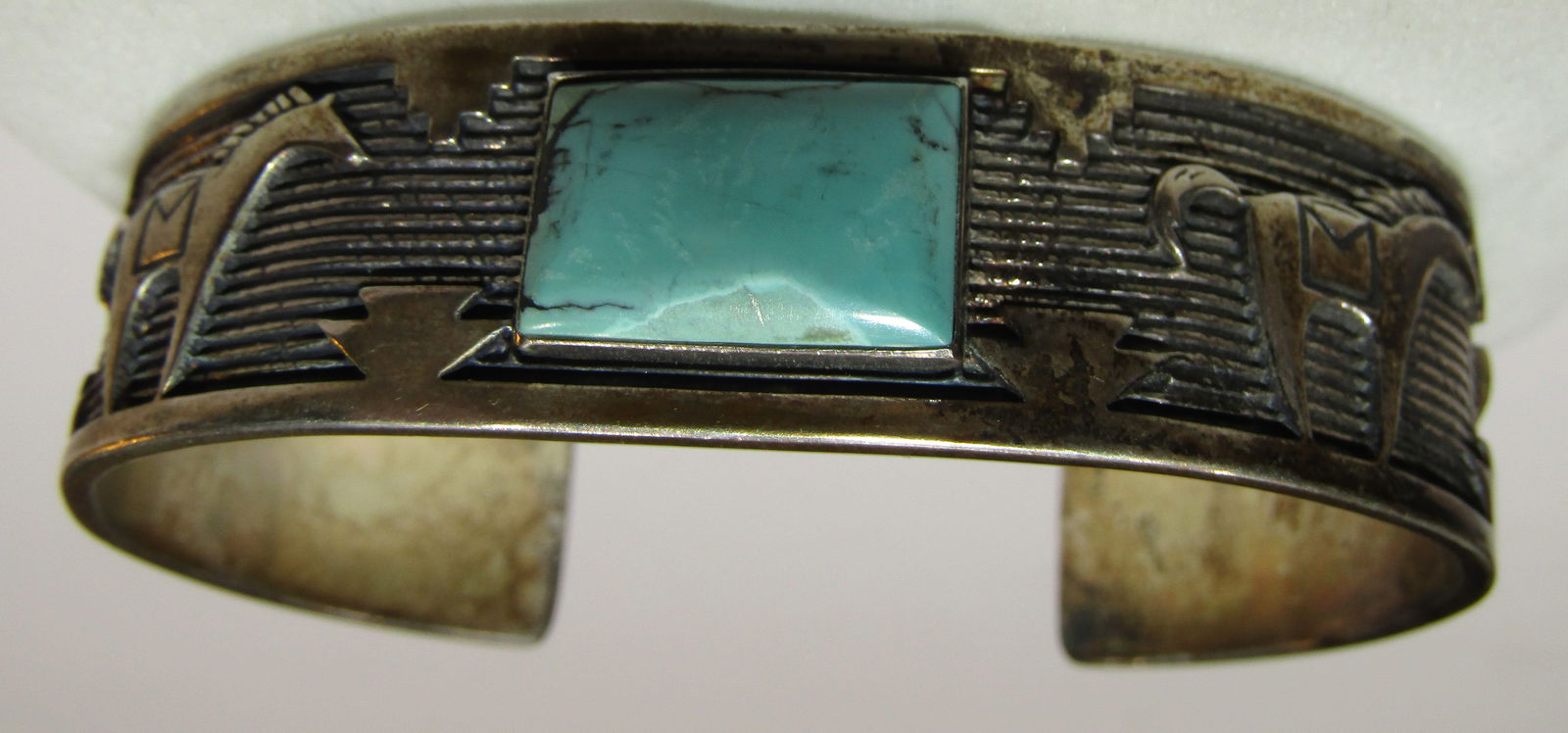 "CR DH" TURQUOISE HORSE CUFF BRACELET STERLING 40G (1 of 4)