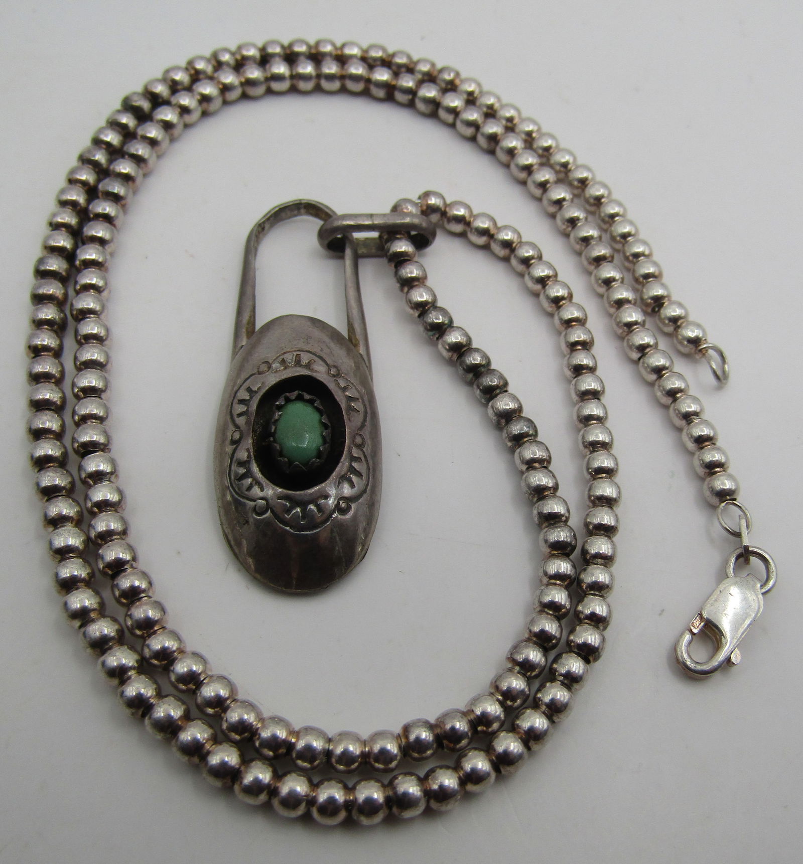 SHADOWBOX TURQUOISE BEAD NECKLACE STERLING SILVER: VINTAGE ESTATE ROYSTON TURQUOISE PENDANT. STERLING SILVER. NATIVE AMERICAN SOUTHWEST ZUNI / NAVAJO INDIAN JEWELRY. ON STERLING BEAD NECKLACE MEASURES 18 INCHES PLUS THE 2 INCH BY 1/2 INCH PENDANT. WEI