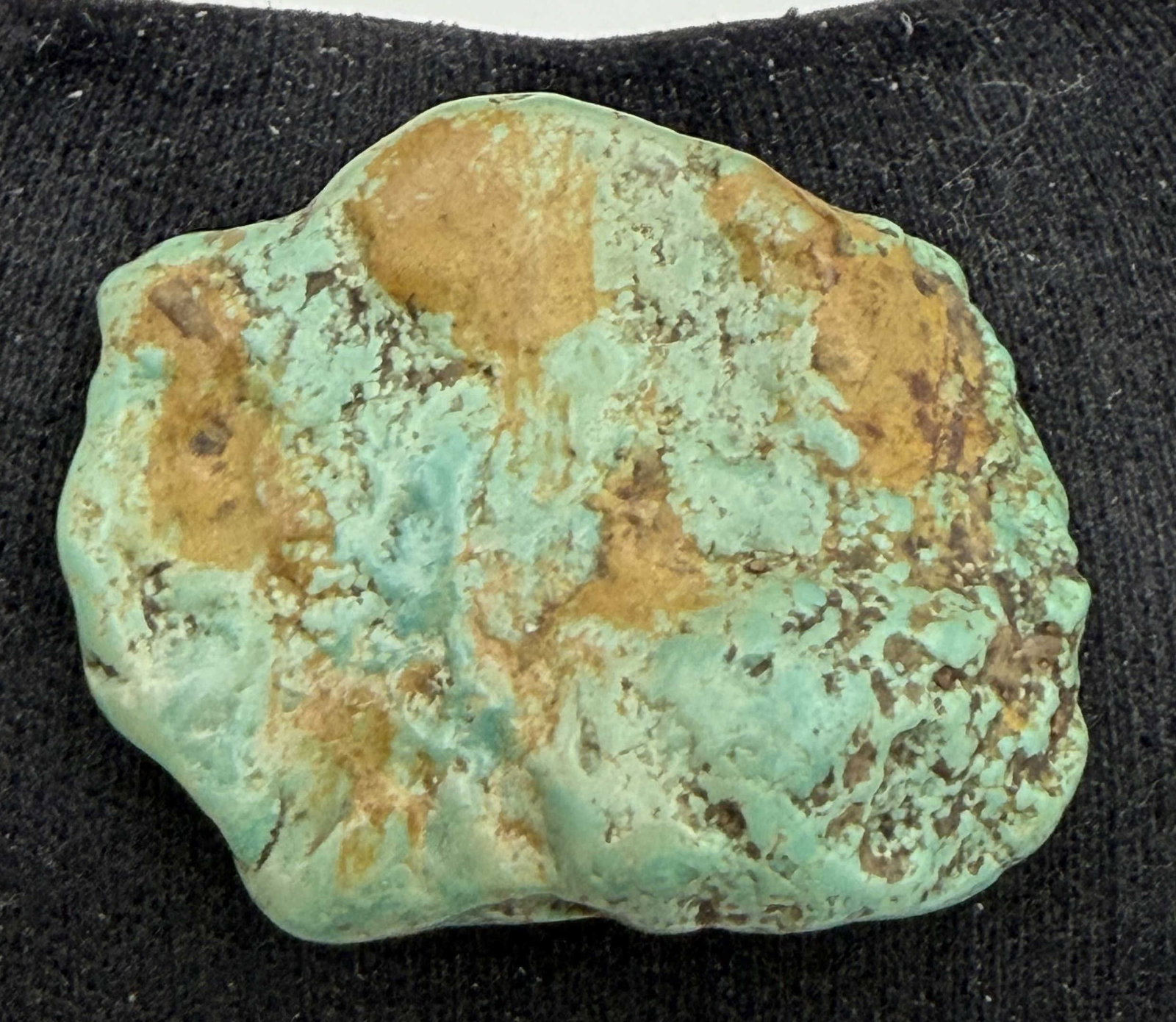 SONORAN GOLD MINE TURQUOISE STONE SPECIMEN: NUGGET MEASURES 1-1/2" X 1-1/8" X 1/4". WEIGHS 11.4 GRAMS OR 57 CARATS. WITH IMPERIAL AUCTION THE COST FOR PACKING AND SHIPPING VIA USPS IN THE USA IS $5.