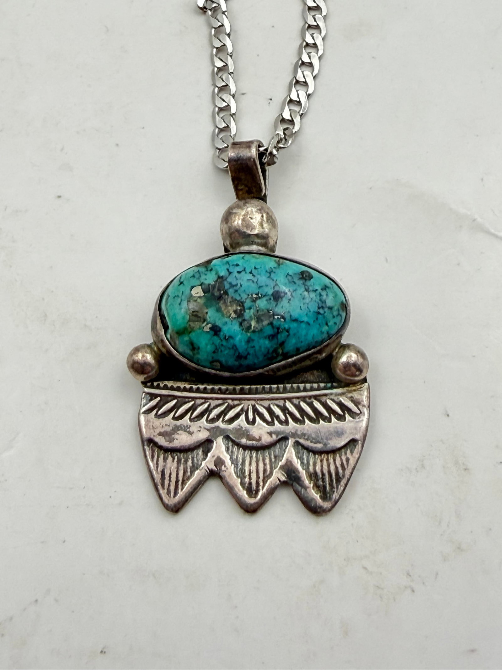 VINTAGE NAVAJO STERLING PENDANT NECKLACE (1 of 3)