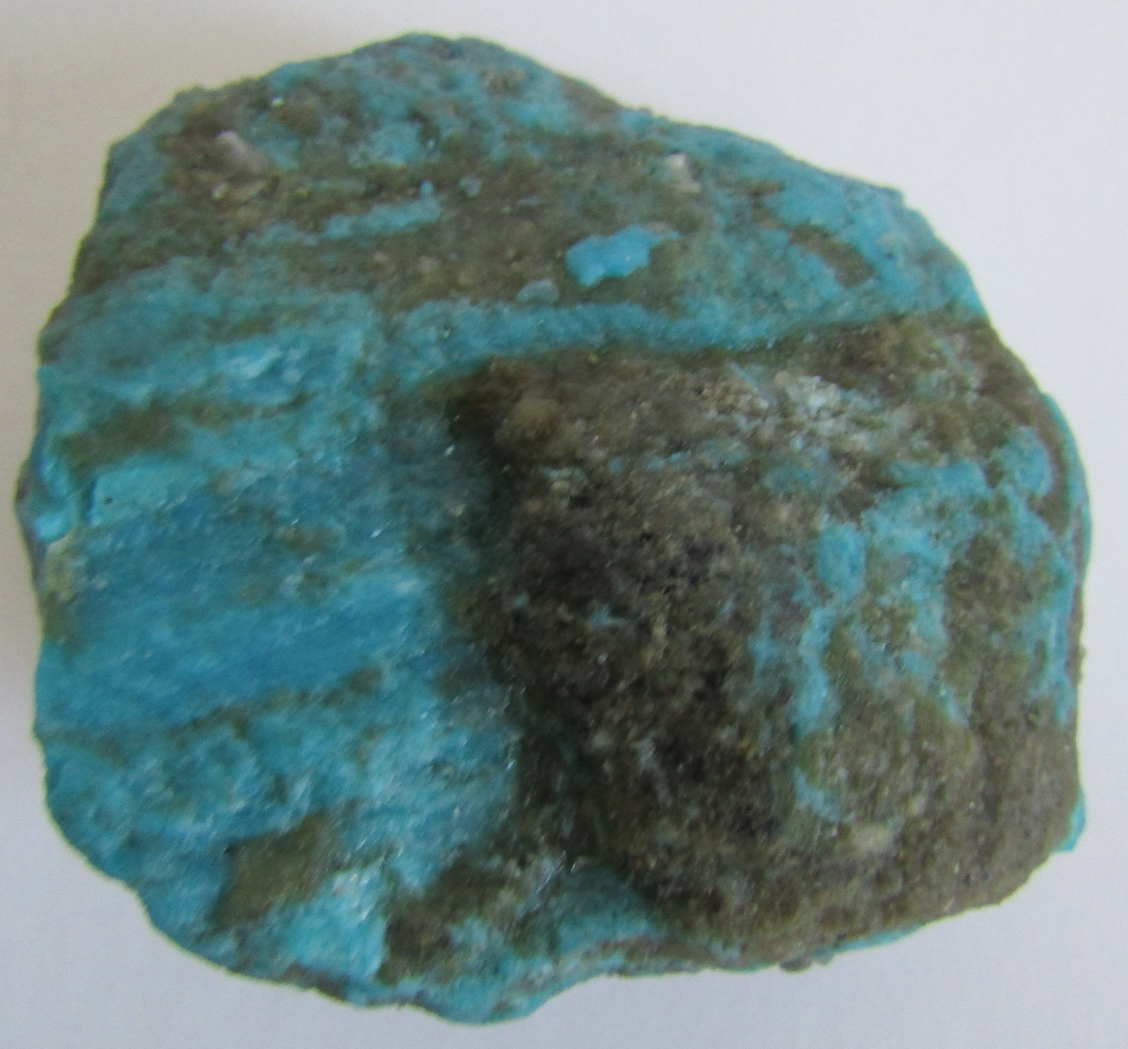 115 GRAM TURQUOISE NUGGET DARK BLUE SPECIMEN: DARK BLUE TURQUOISE NUGGET. 2 1/2 BY 2 BY 1 1/4 INCH THICK. WEIGHS 115 GRAMS. USA SHIPPING USPS $5
