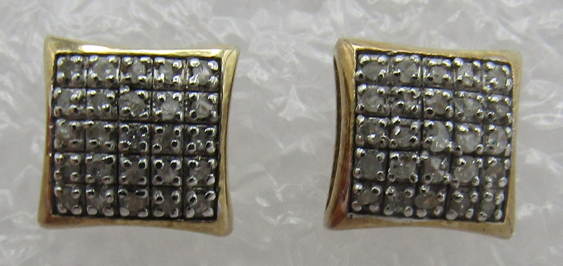 50 DIAMOND EARRINGS GOLD ON STERLING SILVER: GENUINE VINTAGE ESTATE SCREWBACK POST EARRINGS WITH 50 DIAMOND GEMSTONE. MARKED "925" YELLOW GOLD ON STERLING SILVER. WEIGH 1.7 GRAMS. MEASURE 7MM BY 7MM WIDE. EXCELLENT CONDITION. WITH IMPERIAL AUCTI