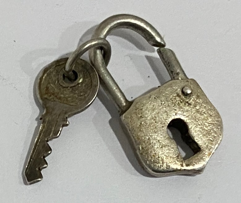 3D MOVEABLE LOCK & KEY CHARMS STERLING SILVER (1 of 2)