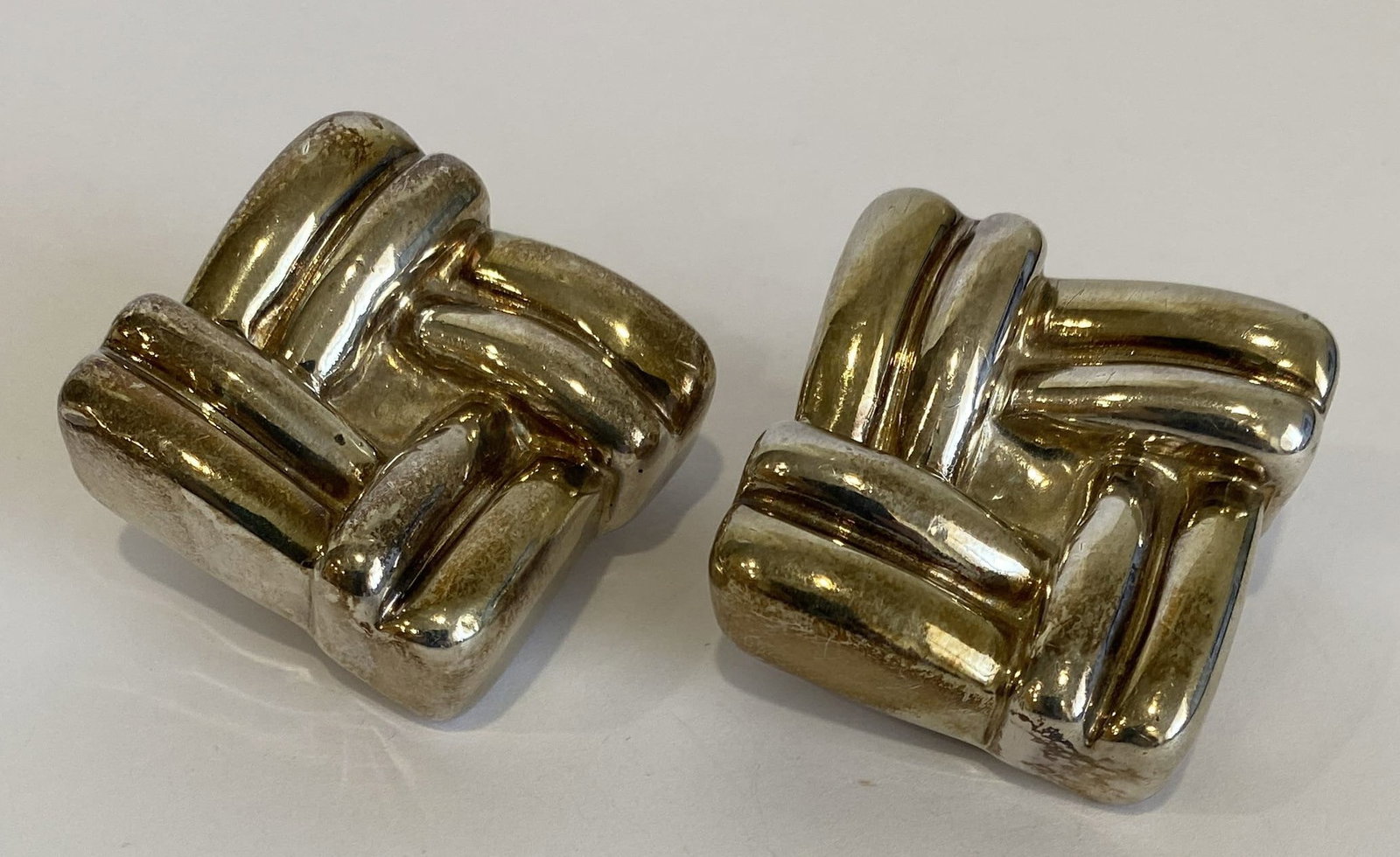 ARTIST SIGNED EARRINGS STERLING SILVER 49 GRAMS: LARGE VINTAGE ESTATE ERRINGS MARKED "925 HAND MADE, ILLEGIBLE NAME". MEASURE 1.5 INCH BY 1.5 INCH. WEIGH 49.0 GRAMS. EXCELLENT USED CONDITION. WITH IMPERIAL AUCTION THE COST FOR PACKING AND SHIPPING V