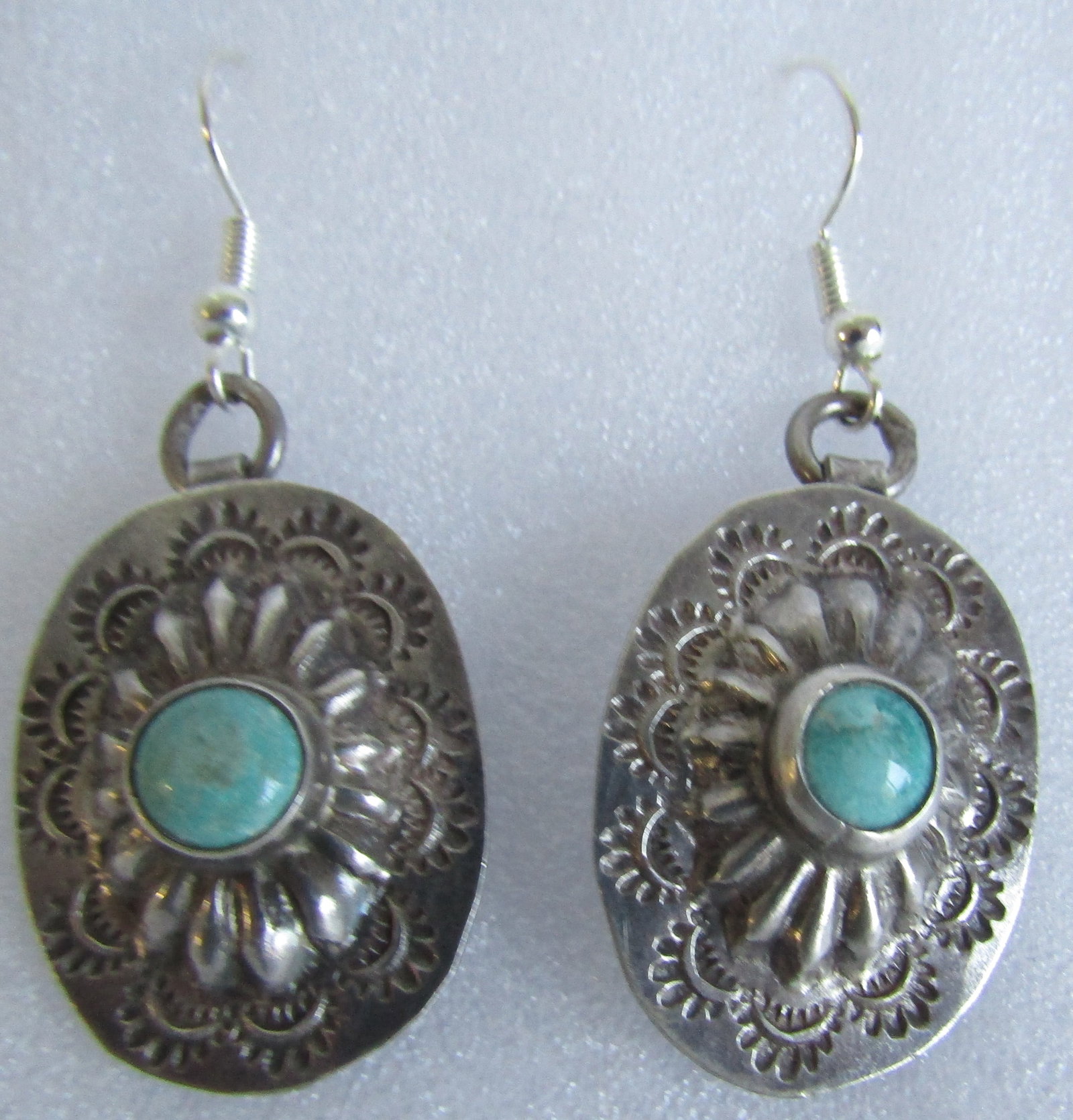 TURQUOISE CONCHO EARRINGS STERLING SILVER: HANDMADE NATIVE AMERICAN SOUTHWEST NAVAJO INDIAN JEWELRY. MEASURE 2 INCHES. WEIGH 6.1 GRAMS. EXCELLENT CONDITION. WITH IMPERIAL AUCTION THE COST FOR PACKING AND SHIPPING VIA USPS IN THE USA IS $5.