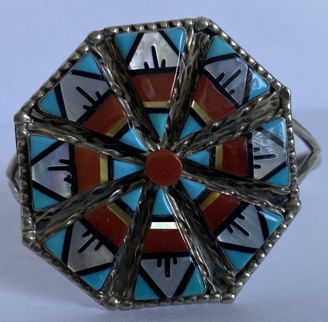 WCN NIIHA INLAY CUFF BRACELET STERLING SILVER 28G?: VINTAGE ESTATE INLAID TURQUOISE, CORAL, MOP, ONYX CUFF BRACELET. ARTIST SIGNED "WCN STERLING" WILTON (WILSON) & CAROLYN NIIHA; TESTED STERLING. NATIVE AMERICAN SOUTHWEST ZUNI INDIAN JEWELRY. MEASURES 