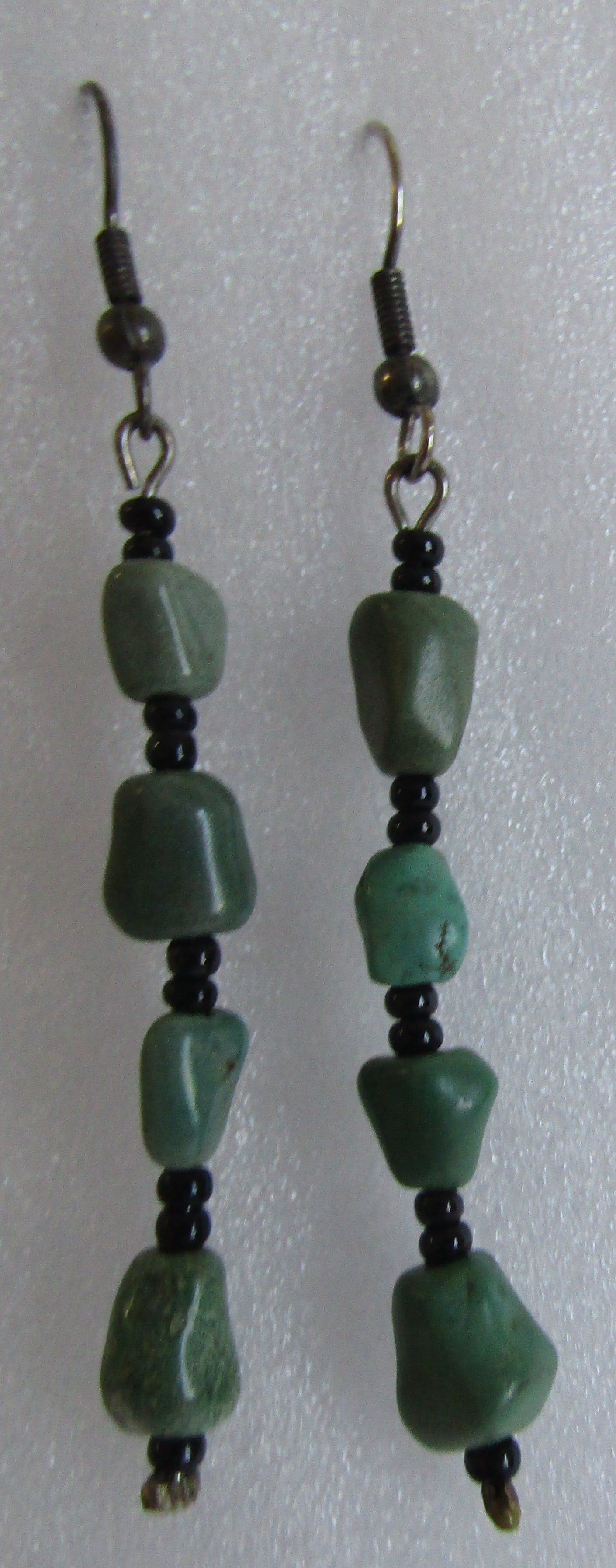 3" TURQUOISE NUGGET EARRINGS STERLING SILVER: VINTAGE ESTATE GENUINE TURQUOISE EARRINGS. NATIVE AMERICAN SOUTHWEST NAVAJO INDIAN JEWELRY. MEASURE 3 INCHES LONG. TESTED STERLING SILVER WIRES. WEIGH 3.8 GRAMS. EXCELLENT USED CONDITION. WITH IMPERIA