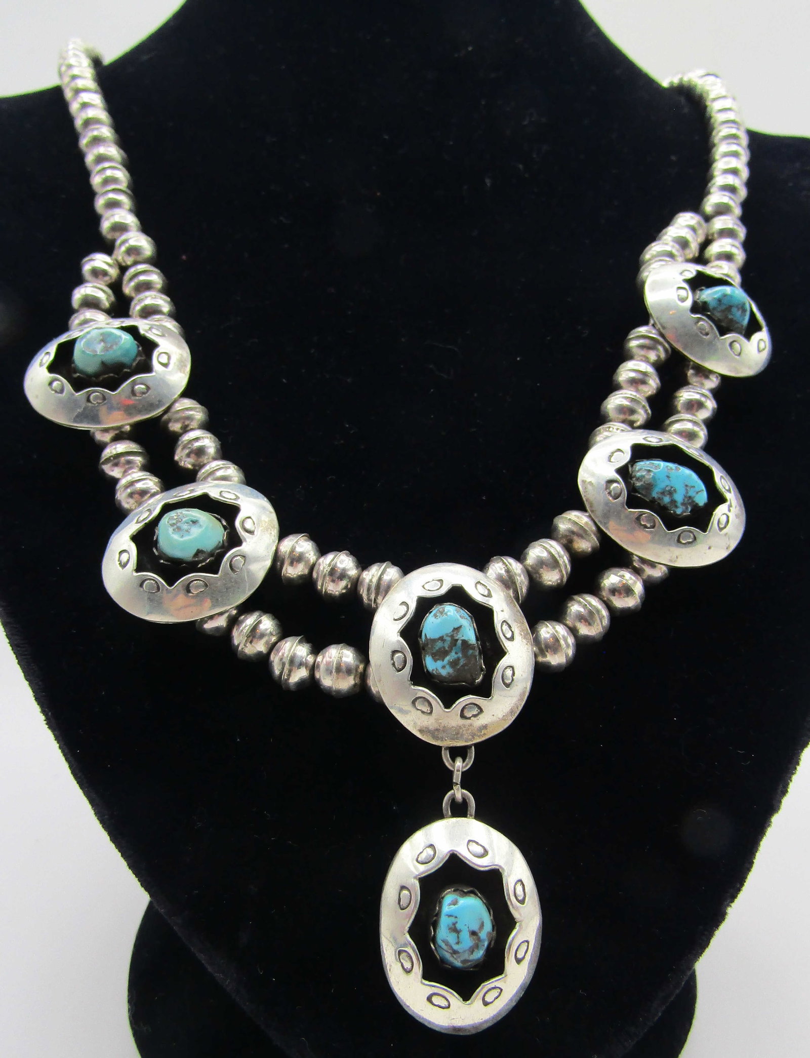 26" TURQUOISE SHADOW BOX NECKLACE STERLING SILVER: VINTAGE ESTATE GENUINE TURQUOISE NECKLACE. NATIVE AMERICAN SOUTHWEST NAVAJO INDIAN JEWELRY. MEASURES 26 INCHES PLUS A 2 INCH DOUBLE DROP. TESTED STERLING SILVER. WEIGHS 52.5 GRAMS. EXCELLENT USED COND