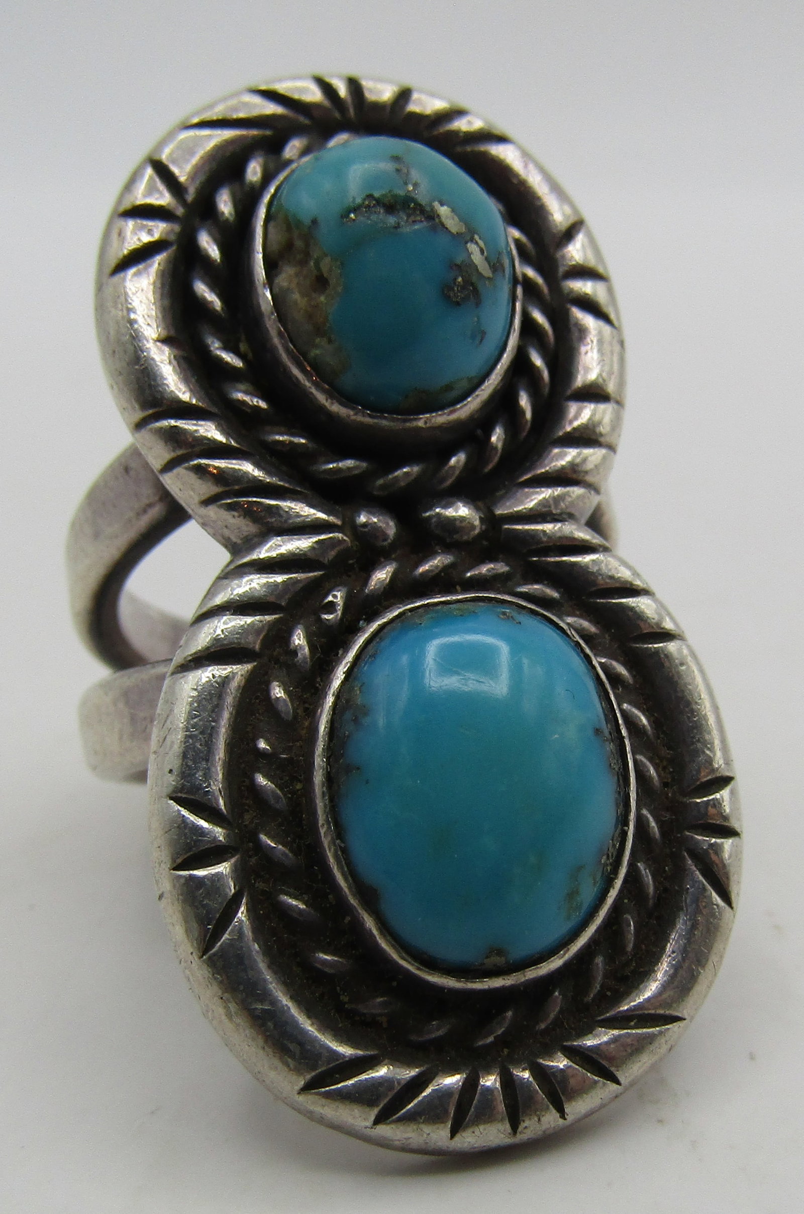 23GRAM TURQUOISE RING STERLING SILVER SIZE10 (1 of 5)