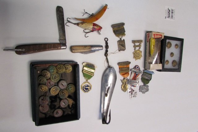 Buttons, Lures, Medals, Pocket Knives Assortment: 38.9 2 Pocket Knives,; 4 Lures; 21 Buttons; 6 Medals