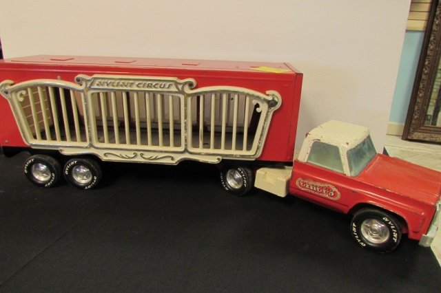 NY-Lint Circus Truck & Trailer: 71.12. Decal & signs present, all tires marked NY-Lint, windshield & windows in place. Scale model replica Dated 1970 Unit 18 measures 25" long, backdoor present. Shipping $40.