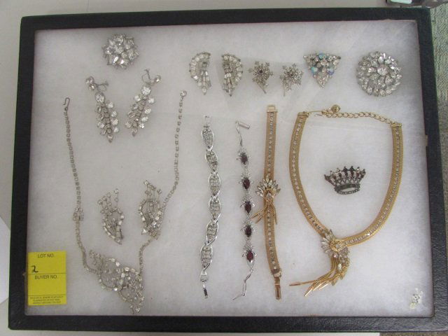 COSTUME JEWELRY TRIFARI GOLD FILLED 17 PIECE LOT: 17 PIECE LOT COSTUME JEWELRY TRIFARI, GOLD FILLED, EARRINGS, NECKLACES, BRACELETS (TRIFARI CROWN MISSING A FEW GEMS)