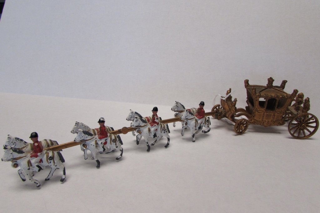 Crescent England Horse & Carriage Lead Soldier: 3.836 mounted cavalry pulling British stagecoach. 12"