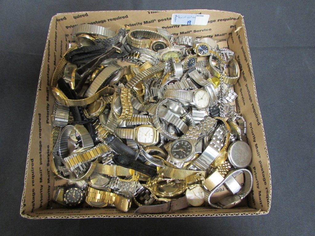 BOX LOT WATCHES: 2.0. CITIZEN SOTIREL WALTHAM PULSAR