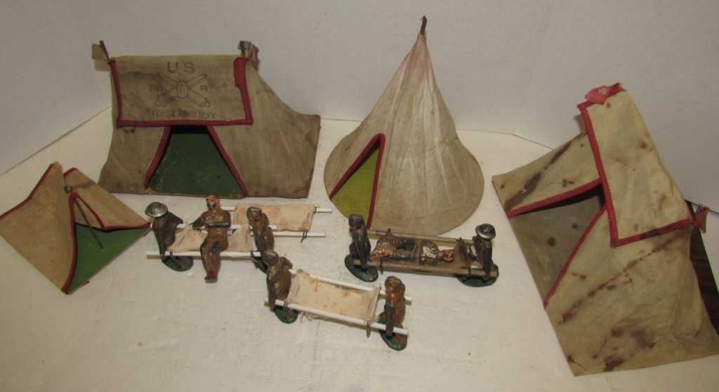 MANOIL BARCLAY'S MEDICAL UNIT & TENTS: 2.0. GURNEY STRETCHER BEARERS & 2 WOUNDED INFANTRY. LEAD TOY SOLDIERS. 16 PIECES INCLUDING STRETCHERS. WORLD WAR I.