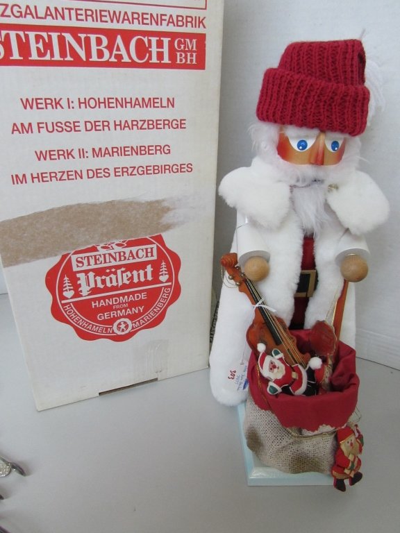 WHITE SANTA STEINBACH GERMAN NUTCRACKER: 169.4. RETIRED. WOOD. HANDMADE IN GERMANY. INCLUDES ORIGINAL BOX. EXCELLENT CONDITION. S877 GREAT CHRISTMAS DECORATION