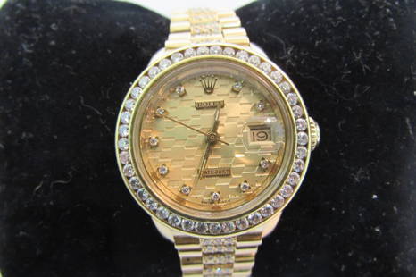 LADIES ROLEX PRESIDENT 18K GOLD: 3 CARAT TOTAL IN DIAMONDS 18K GOLD $20,000 NEW FITS SIZE 7 WRIST. LADIES PRESIDENT WITH DATE