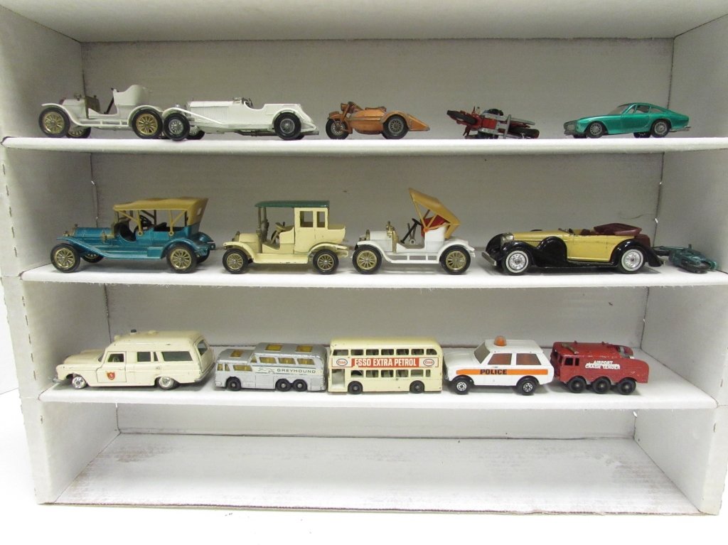 15 LESNEY MATCHBOX CAR LOT YESTERYEAR: 3.0 15 LESNEY MATCHBOX CARS, MOTORCYCLES, BUSES, EMERGENCY VEHICLES. 6 MODELS OF YESTERYEAR. FERRARI. 5 SERVICE TRUCKS. 3 MOTORCYCLES