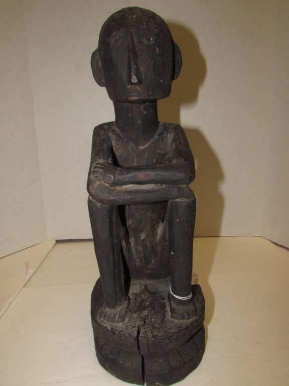 CARVED WOOD STATUE NORTHERN LUZON IGOROT PAGAN: 149.74A NORTHERN LUZON PHILIPPINE HAND CARVED WOOD IFUGAO IGOROT BULUL PAGAN GOD IDOL "RICE GUARDIAN". 15" TALL.