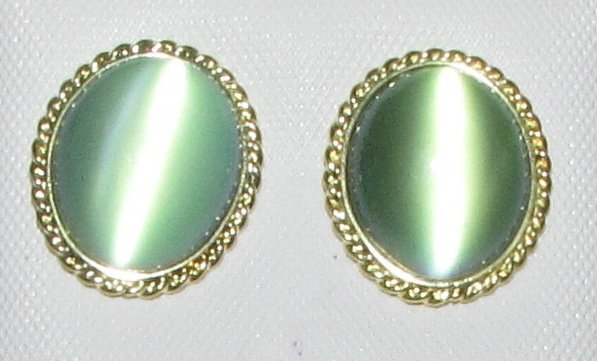 5CT MOONSTONE EARRINGS 14K YELLOW GOLD: THEY MEASURE 10MM X 12MM AND WEIGH 3 GRAMS