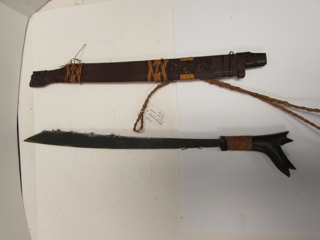HEADHUNTER KNIFE MORO KRIS SWORD TRIBAL KERIS: 272.15 ASIAN PENAN, PARANG KNIFE OR SWORD HEAD HUNTER BLADE. WOOD HANDLE & SCABBARD. INTRICATELY DESIGNED. HAND MADE. 14.5" BLADE, 23" OVERALL. KALIMANTAN, MANDAU, INDONESIAN, CLARANG, MACHETE BORNEO