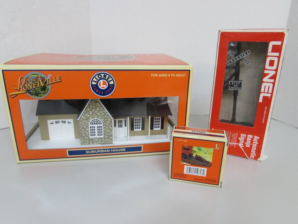 LIONEL TRAINS TRACK BUMPER SIGNAL HOUSE #34111: 52.27C: (2) TRACK BUMPERS, AUTOMATIC BANJO SIGNAL 7-1/2", DELUXE FIELDSTONE HOUSE. ALL IN BOXES