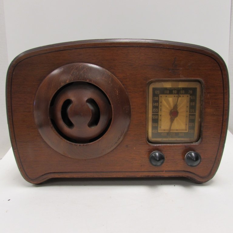 1930 CLASSIC EMERSON RADIO INLAID WOOD CASE: EMERSON ELECTRIC VINTAGE AM RADIO WITH CONE. SOLID WOOD SPEAKER GRILLE COVER.
