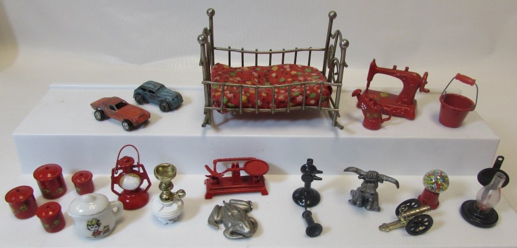 20PC MINIATURE DOLLHOUSE FURNITURE ACCESSORIES: 20 PIECES. BED, SEWING MACHINE, TELEPHONE, LANTERN, OIL LAMP, SPICE JARS, GUMBALL MACHINE, CARS, BUCKET, CANON, ANIMALS