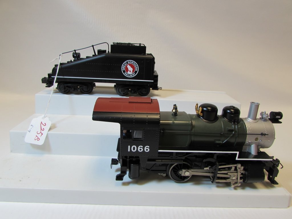 LIONEL TRAIN 1066 ENGINE & TENDER GREAT NORTHERN: GREAT NORTHERN RAILWAY TOY LOCOMOTIVE #1066. 7" - 9" LONG.