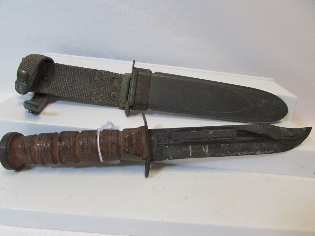 KA-BAR FIGHTING KNIFE WWII MK2 USN RCC & SCABBARD: 249.73B FIXED BLADE KNIFE & METAL SCABBARD. 7" BLADE, 12" OVERALL.