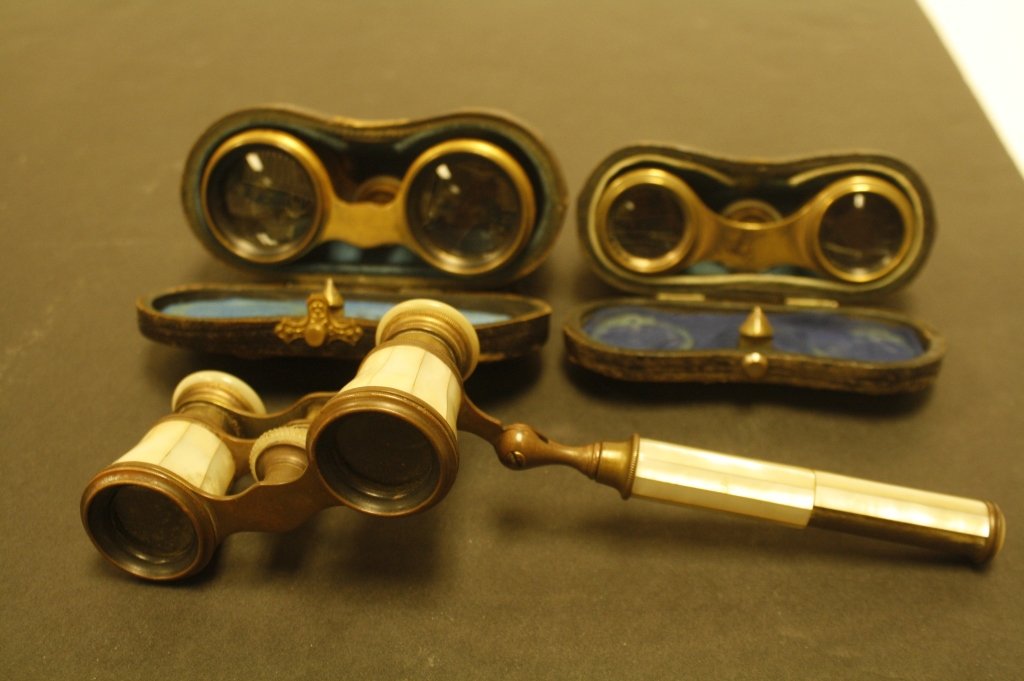 3 OPERA GLASSES LORGNETTE BINOCULARS MOP LEPERT LAMAER: ALL MOTHER OF PEARL . LEPERT PARIS EXCELLENT CONDITION W ORIGINAL LEATHER. LAMAER,PARIS VERY GOOD CONDITION W CASE & LORGNETTE UNMARKED, MISSING SOME MOP ON HANDLE; SEE PHOTSO. 3.5" - 4" WIDE.
