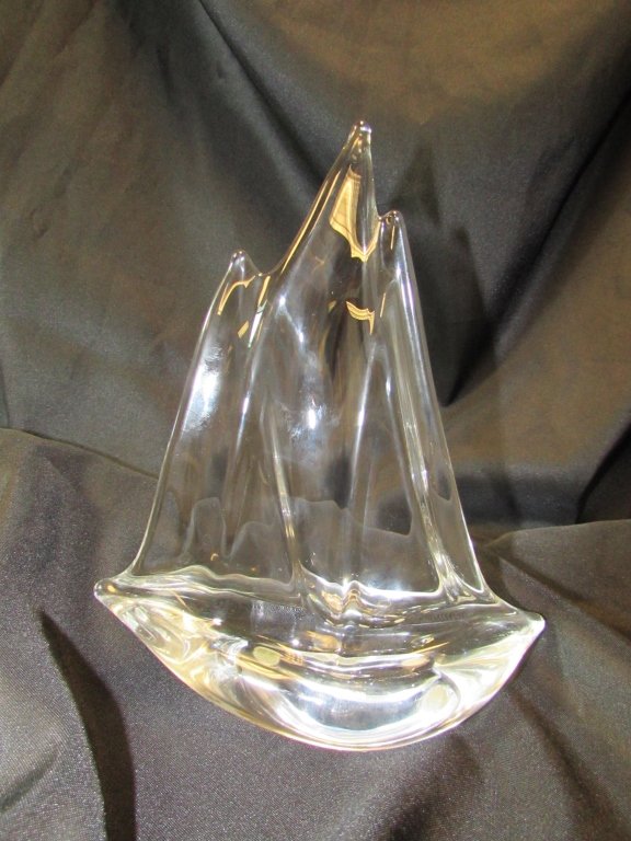CRYSTAL DAUM FRANCE SAILBOAT BOAT SIGNED: 9" TALL FINE GLASS SAILBOAT EXCELLENT CONDITION